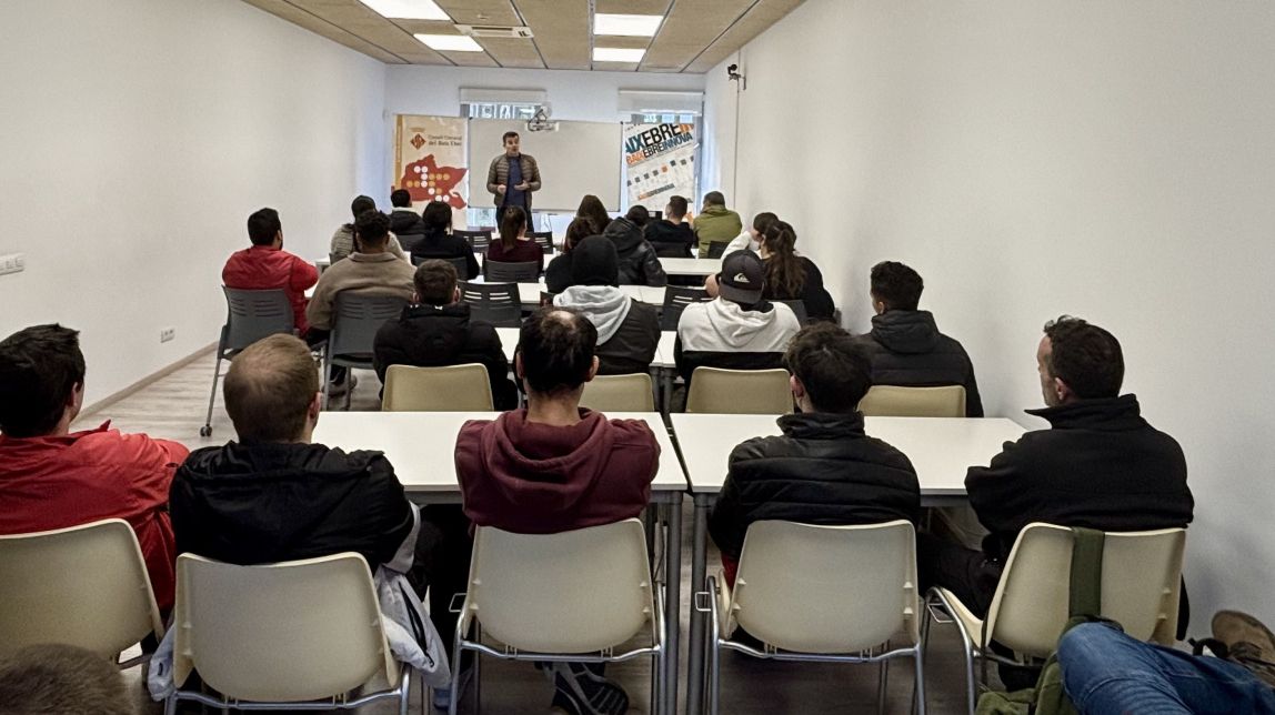 Una trentena de persones es formen i obtenen experiència laboral al Consell Comarcal del Baix Ebre