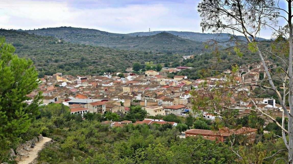 Les cases de Godall comencen a rebre l’electricitat dels panells fotovoltaics instal·lats al Casal