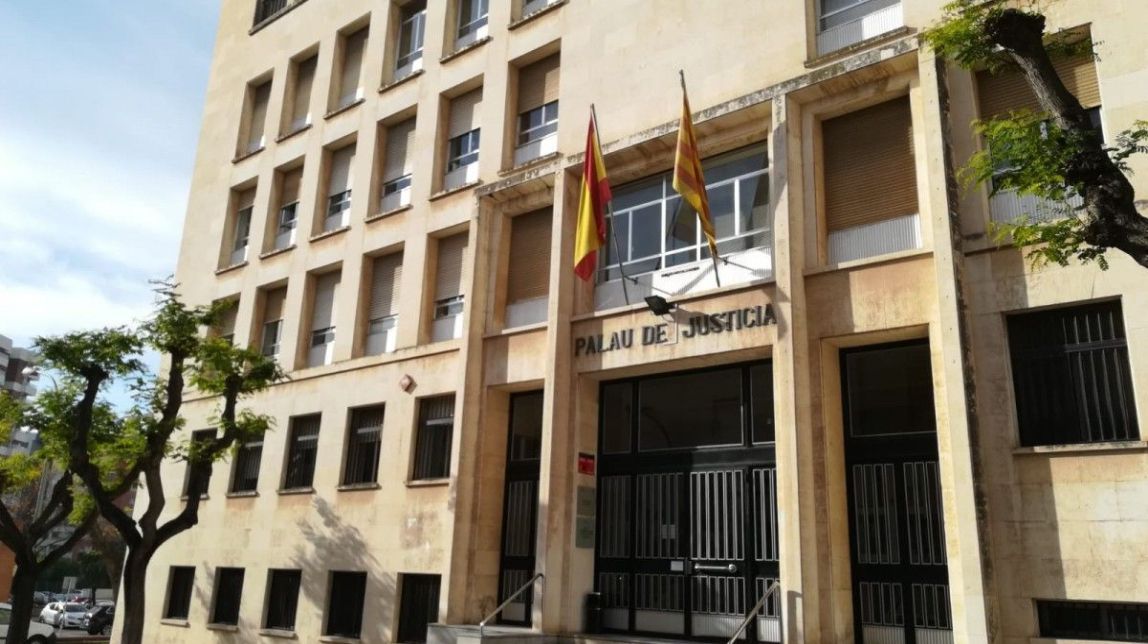 Dos anys de presó per a l'acusat d'apunyalar un home a Alcanar l'any 2020