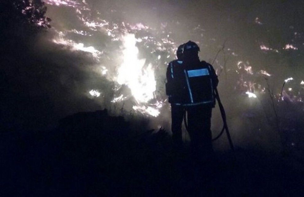 Un incendi a Tortosa obliga a desallotjar tres persones de l'habitatge