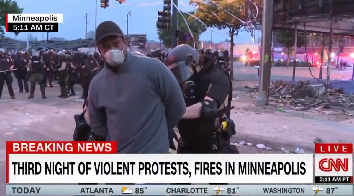 VÃDEO Detenen en directe a un periodista i un càmera de la CNN a les protestes de Minneapolis