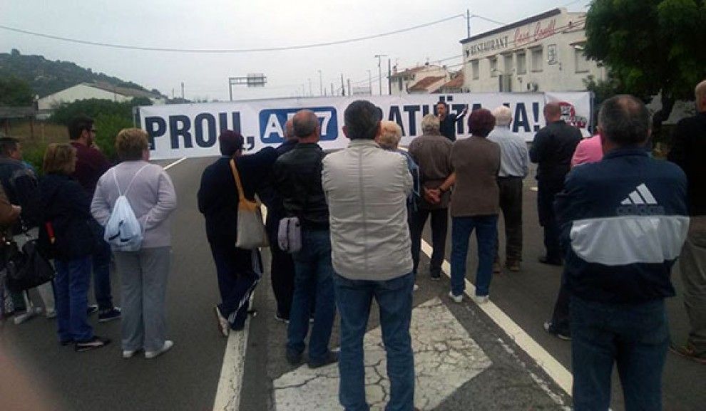 El moviment veïnal demana als alcaldes unitat davant la reivindicació de gratuïtat de l'AP7