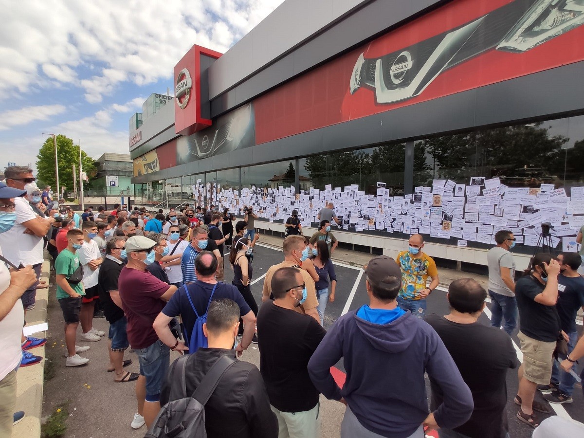 Protestes davant del concessionari de Nissan a Granollers - Jaume Ventura