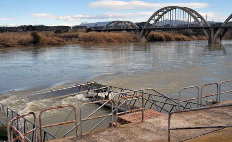 L’alt cabal de l’Ebre retarda l’inici de la campanya de navegació pel riu