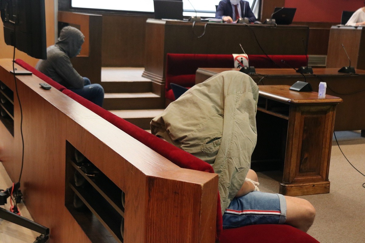 Demanen 164 anys de presó a dos joves per una violació en grup a una menor a Pineda de Mar
