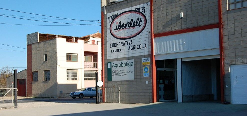 Imputada la dona de l'exgerent de la Cooperativa de l'Aldea per simulació de contracte
