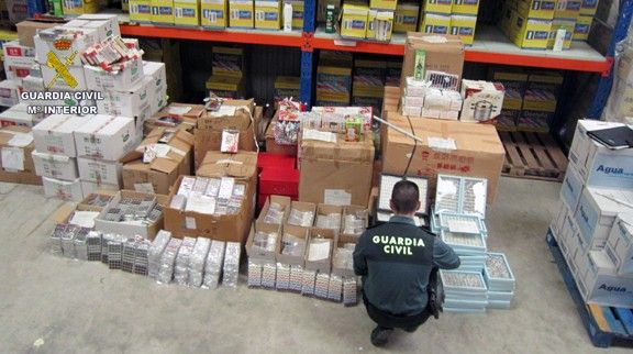 Intervinguts a Ulldecona i Tortosa  45.000 articles de contraban