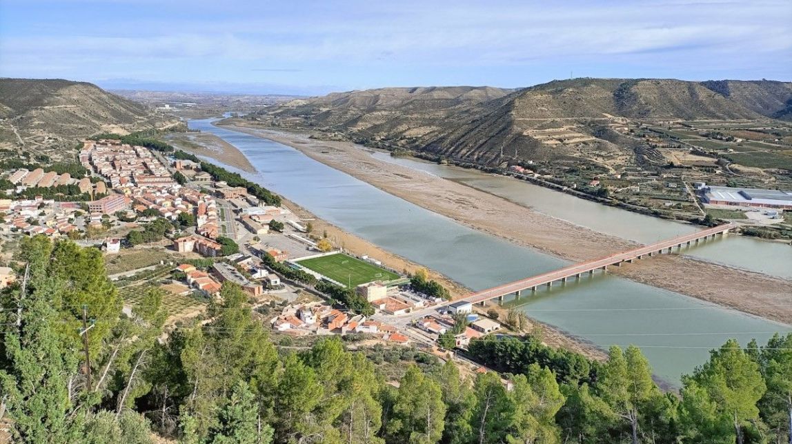 Mequinensa exigix retirar el fang acumulat pel desembassament de Barasona que ha quedat al descobert 