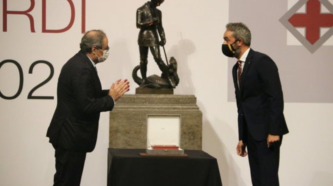La Banda Municipal d'Alcanar recull la Creu de Sant Jordi pels seus 175 anys
