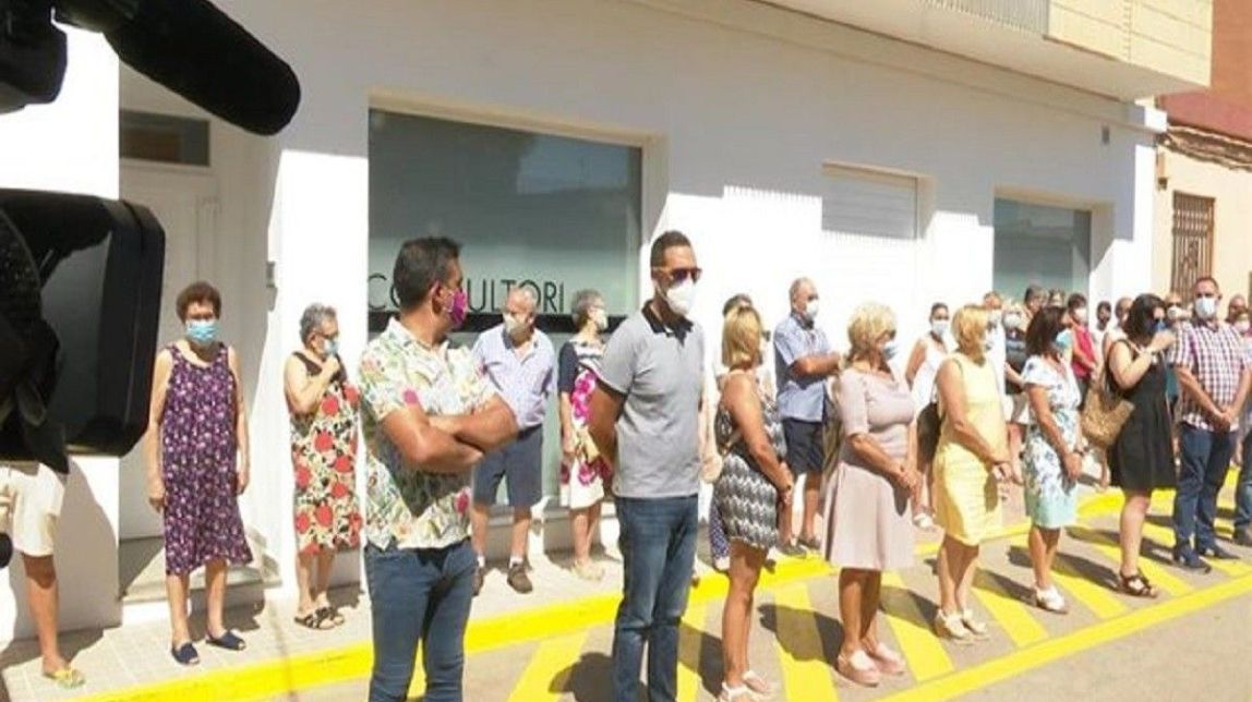 La nena de 10 anys apunyalada pel seu pare a Cabanes rep l'alta de l'hospital 