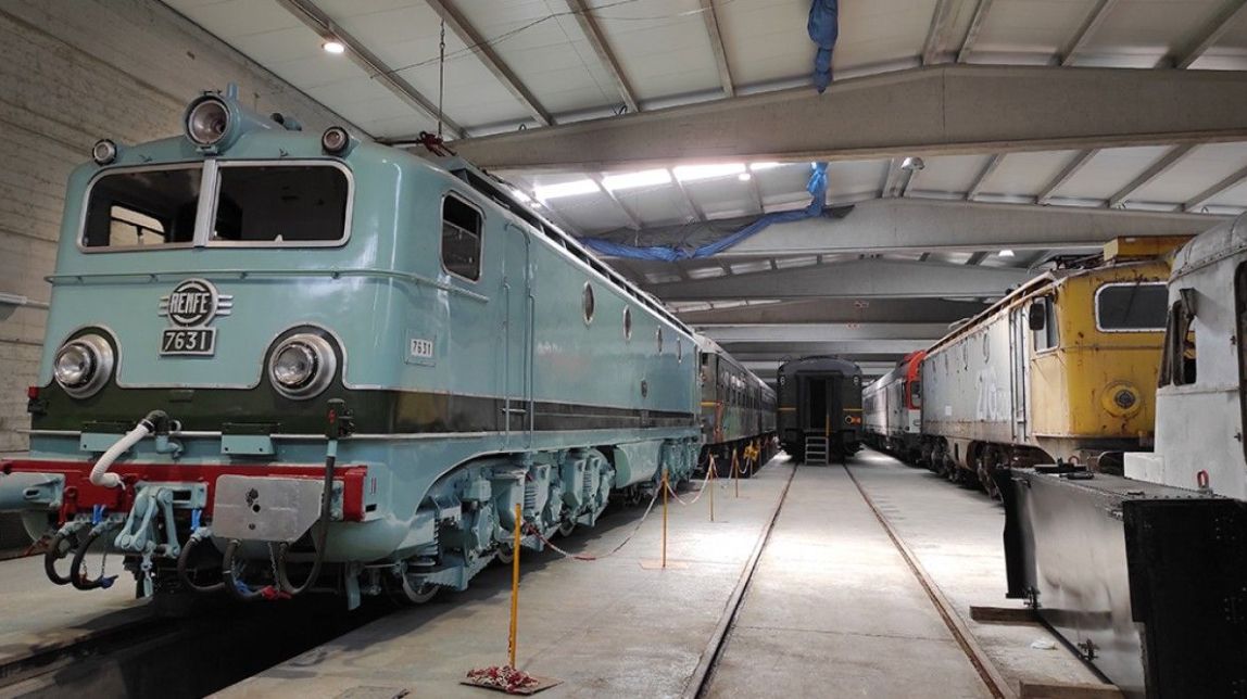 El Museu del Ferrocarril de Móra la Nova incorpora dues locomotores històriques