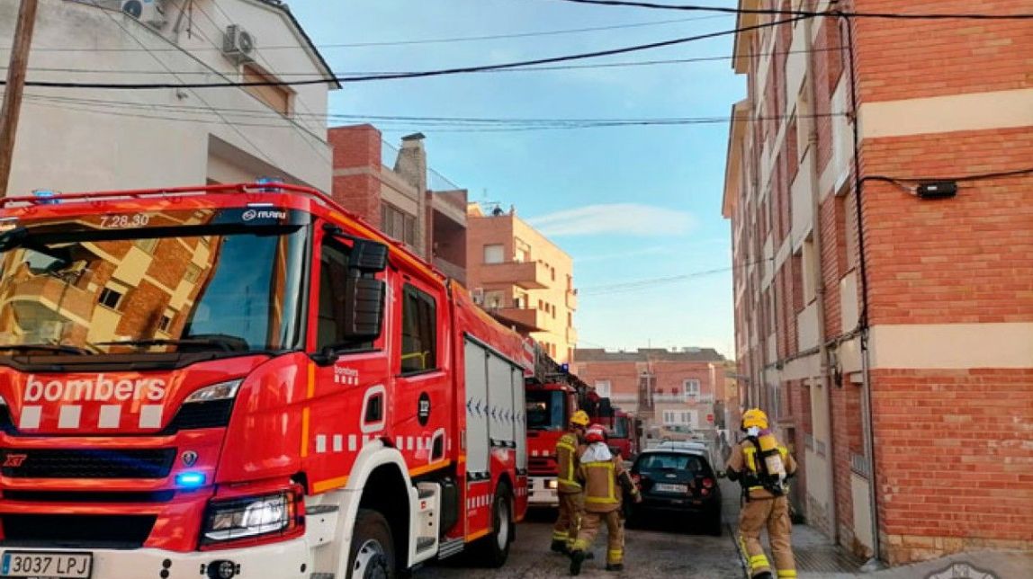 Es declara un incendi en un habitatge de Flix