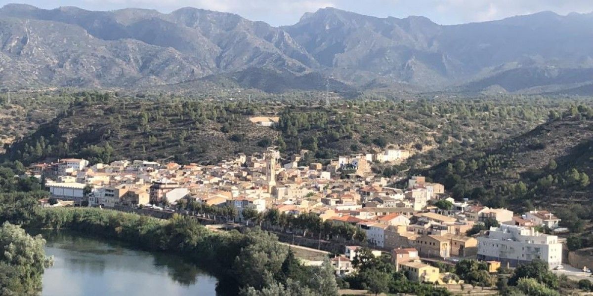 Una dona resulta ferida a Tivenys en esfondrar-se part de la terrassa de casa