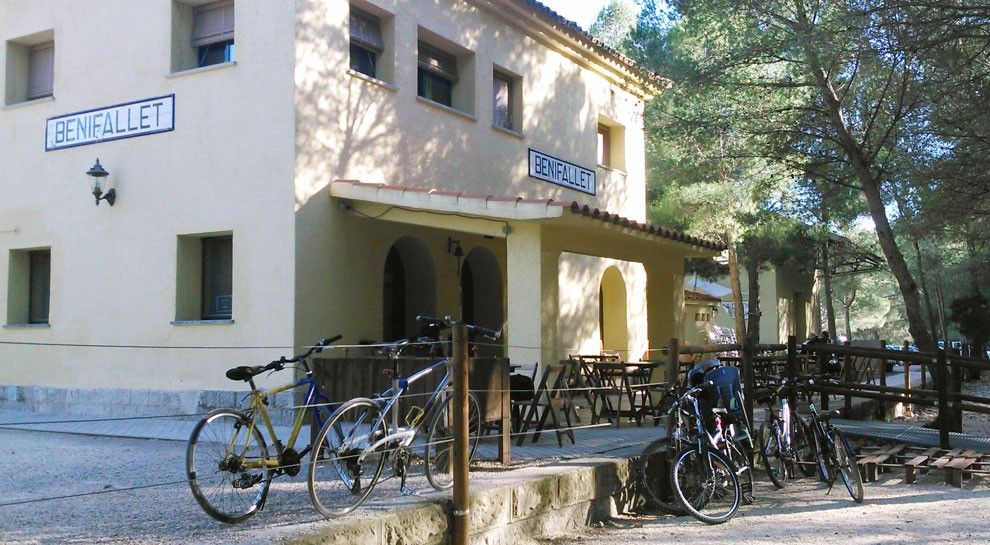 Busquen algú per gestionar l'antiga estació de Benifallet