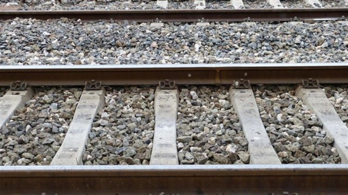 Adif millorarà el sistema de drenatge i dos trinxeres en el tram de via entre l'Ampolla i el Perelló