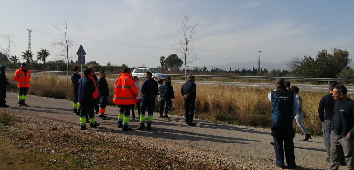 Incendi en una empresa de pinso a Santa Bàrbara 