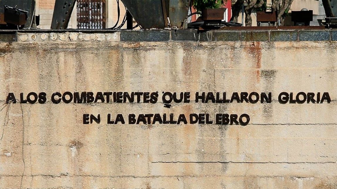 La Comissió per la retirada dels símbols franquistes qualifica la descatalogació del monument com un pas «històric»