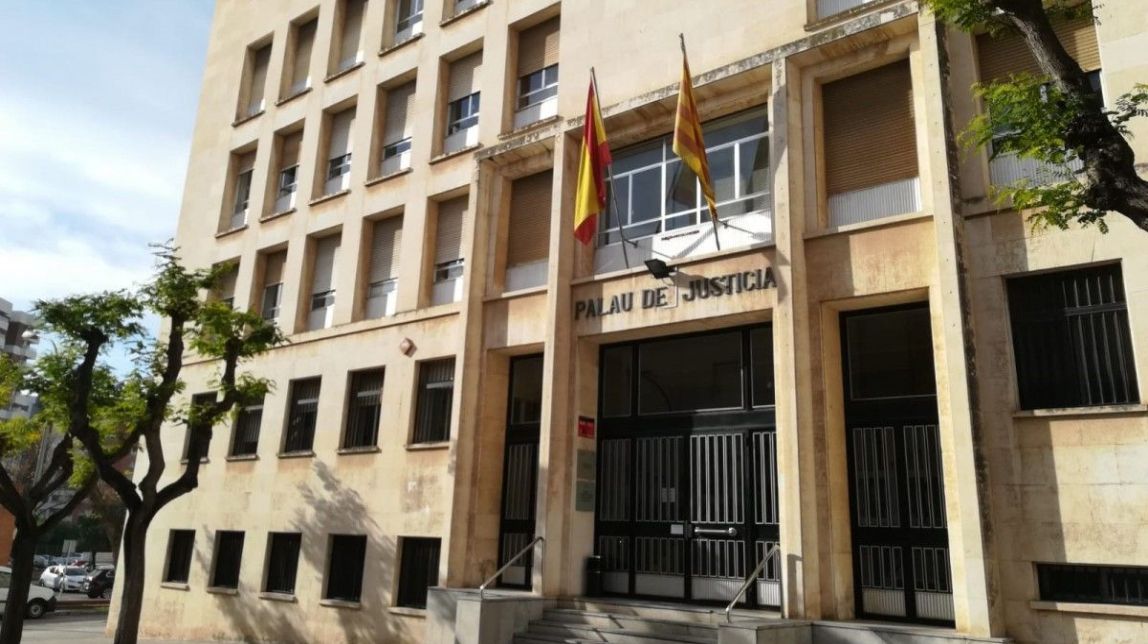 Jutgen dos homes acusats d'abusar sexualment d'una dona a L'Ampolla l'any 2019