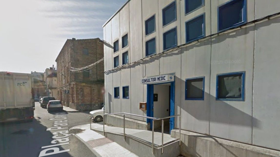 Torna a obrir el consultori de la Raval de Crist a Roquetes