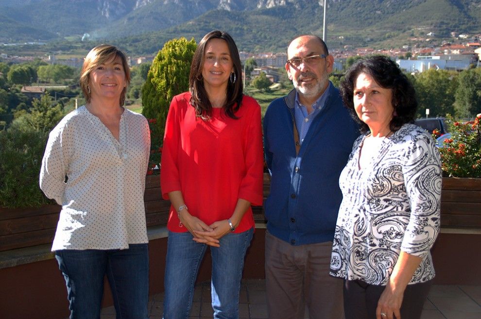 Esther Niubó, amb dirigents del Berguedà. - Aida Morales.