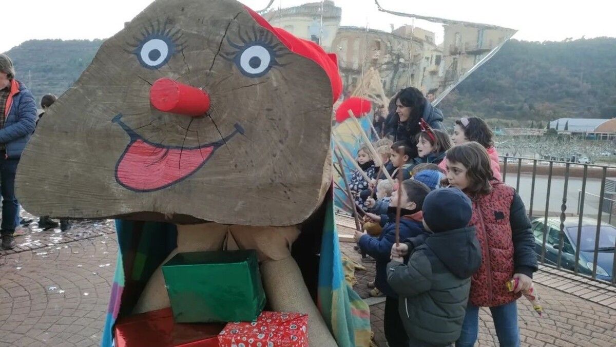 Els nadons nascuts el 2023 i les seves famílies protagonitzaran l'encesa de llums de Nadal de Puig-reig