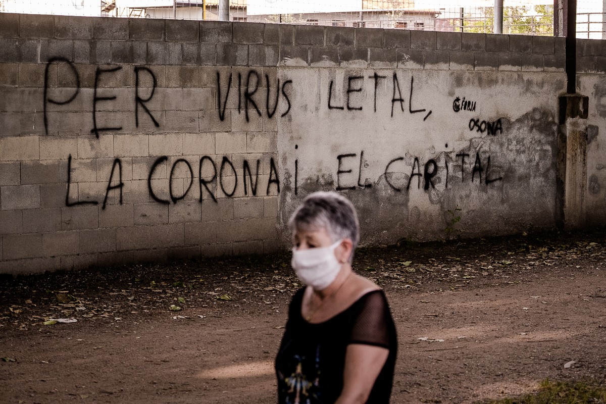 Una pintada en un mur de Manlleu. - Adrià Costa