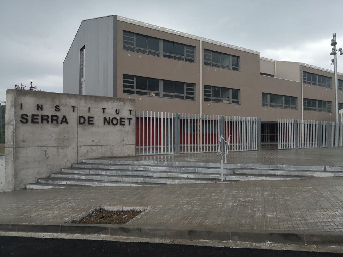 Institut Serra de Noet. - Pilar Màrquez Ambròs
