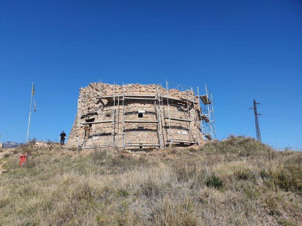 Obres de restauració a la Torre de la Petita. - Aj. Berga