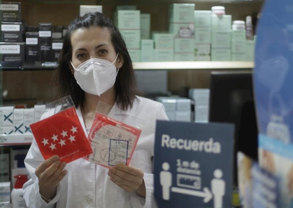 Denuncien «greus irregularitats» en les mascaretes de Madrid: deixen passar el 40% de gotetes