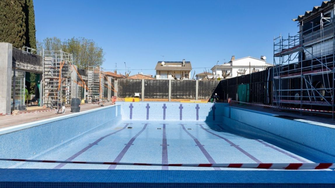 En marxa les obres de millora de la piscina Miguel Luque de Parets