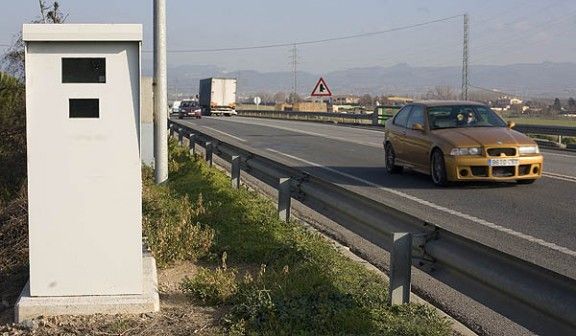 Prudència a la carretera per Setmana Santa: consulta els radars fixos de Catalunya