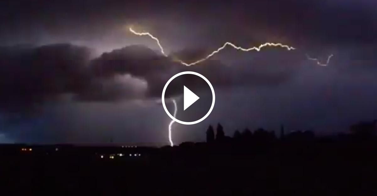 VÍDEO Així s'ha vist la tempesta que ha afectat el Vallès aquest dilluns al vespre