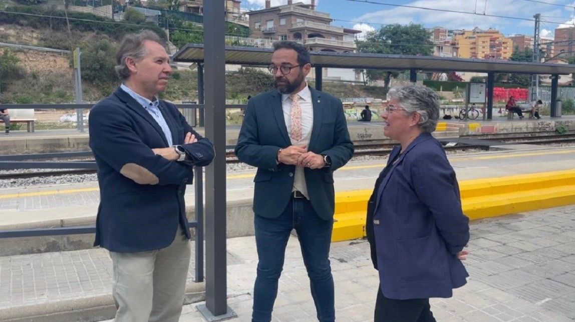 ​Núria Maynou i el conseller Juli Fernández denuncien a Granollers la falta d'inversió a Rodalies