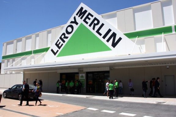 Anunci masclista d'un moble a Leroy Merlin: «Ideal per a dones i principiants»