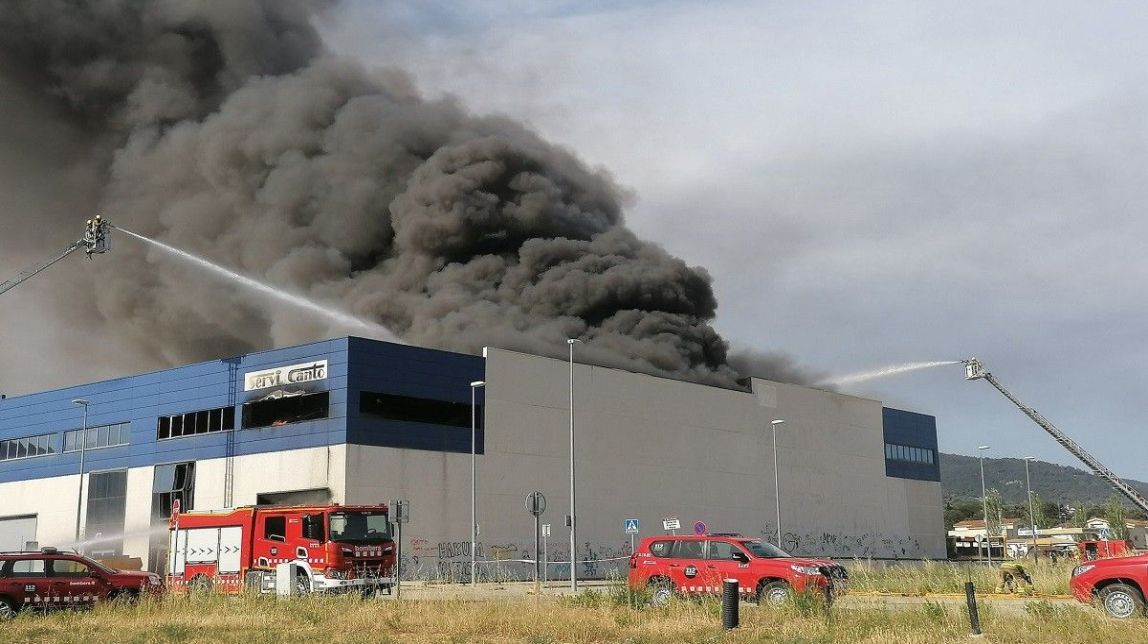 Els bombers, sufocant les flames - Jordi Roig / Ràdio Silenci