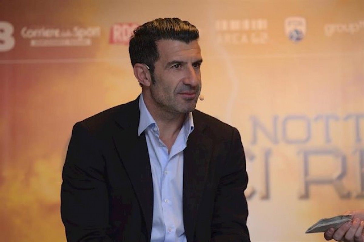 Figo se suma a les protestes ultra contra Sánchez