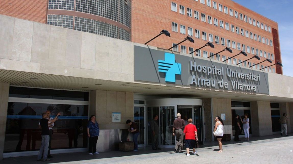 Sis alumnes i una professora ferits per un accident químic durant una activitat escolar
