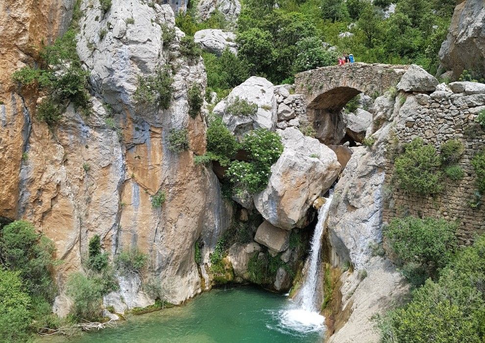 Imatge panoràmica del Pont de Bòixols, dins el Geoparc Orígens - Xavi Basora