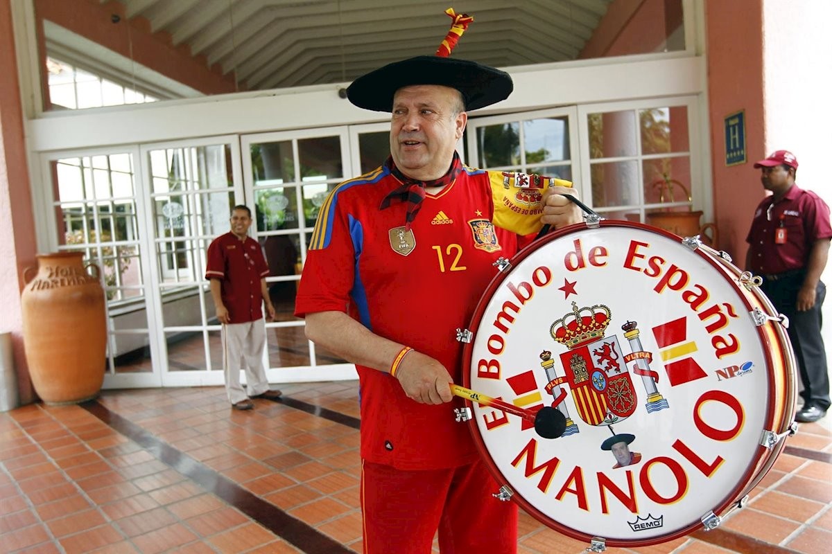 Manolo «el del bombo» podria perdre el bombo per culpa del coronavirus 