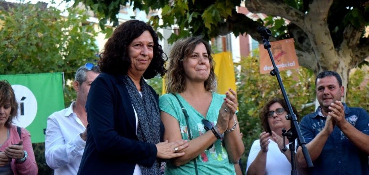 Les alcaldesses de Ponts i Menàrguens reben una emotiva ovació dels noguerencs després de l'1-O