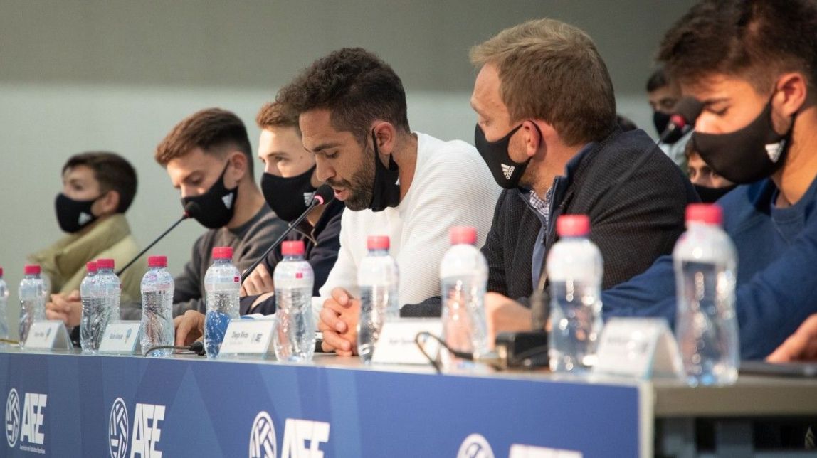 Els futbolistes del Lleida Esportiu contemplen fer una vaga 