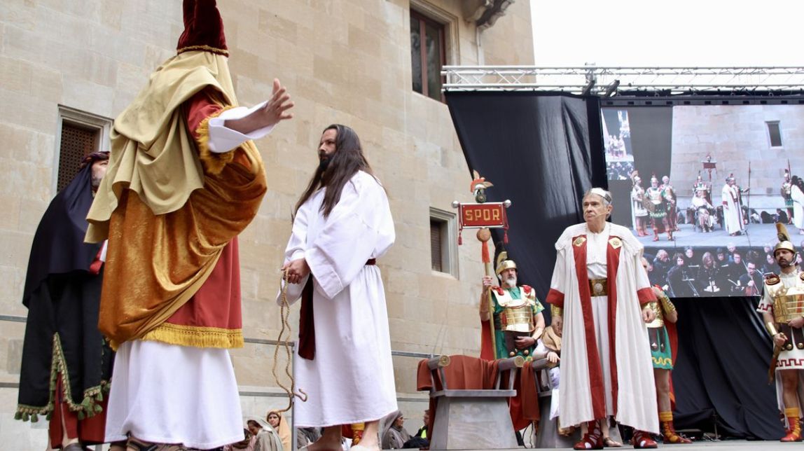 Vint-i-dues Passions d'arreu de Catalunya recreen un espectacle «únic» a Montserrat