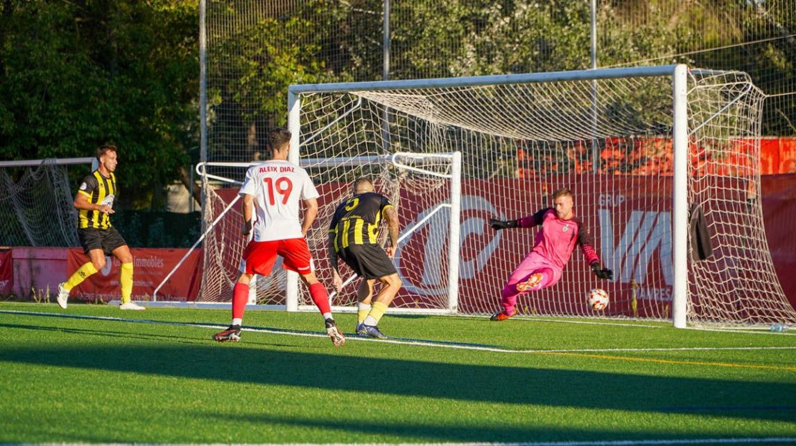 El CE Manresa rep un Peralada, també poc golejador