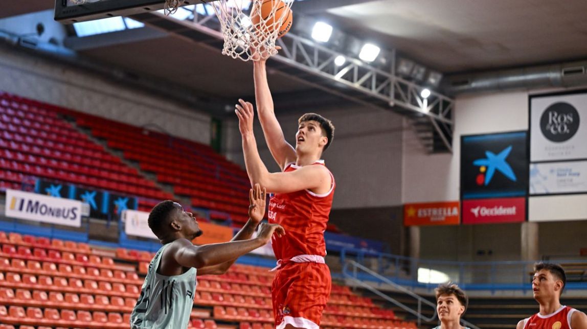 El filial del Baxi Manresa s'estrena a Tercera guanyant l'Alfindén (86-66)