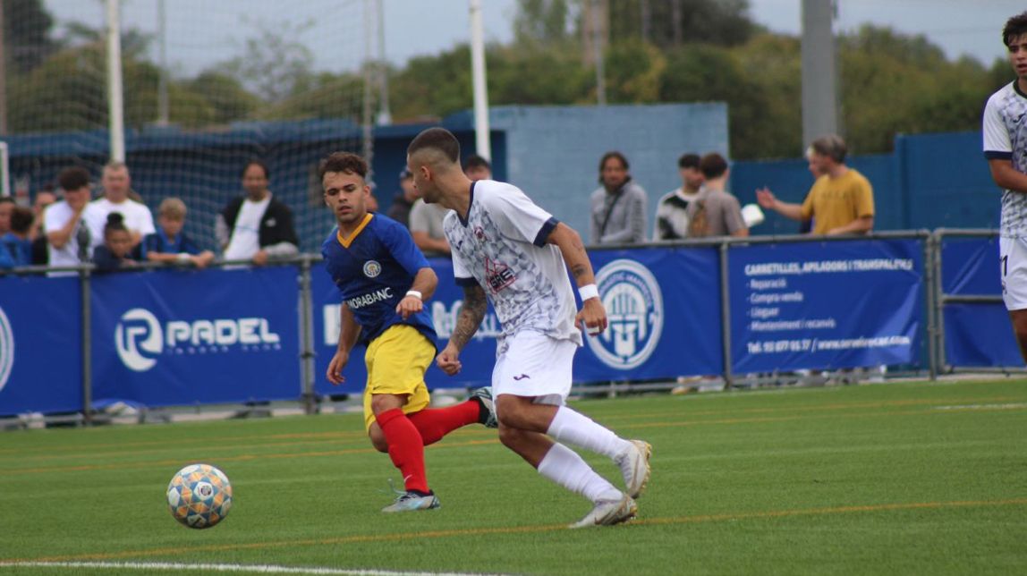 El Gimnàstic Manresa goleja el Ripollet i es posa líder de Primera Catalana (3-0)