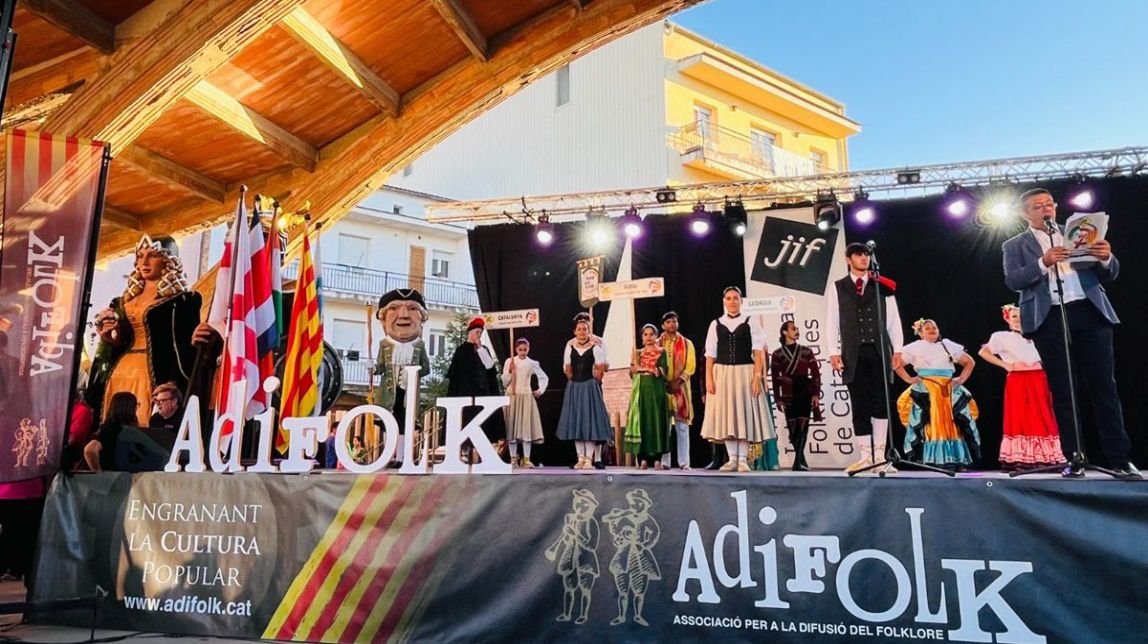 Ritme a Sant Fruitós en la cloenda de les 52es Jornades Internacionals Folklòriques de Catalunya
