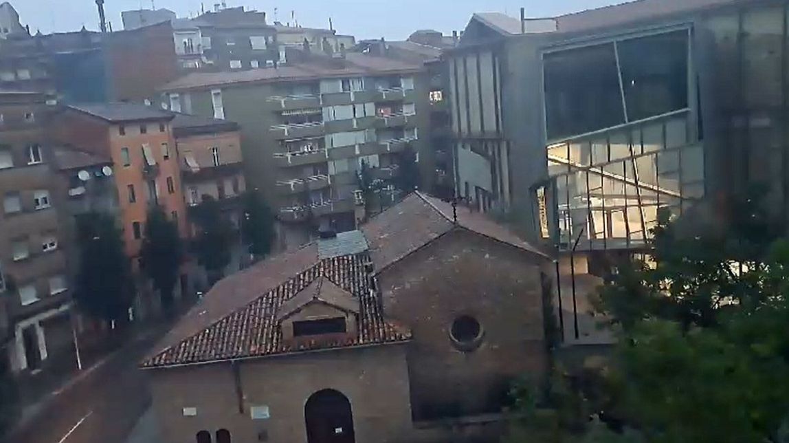 Acumulacions d'aigua i petits despreniments, efectes de la tempesta a Manresa