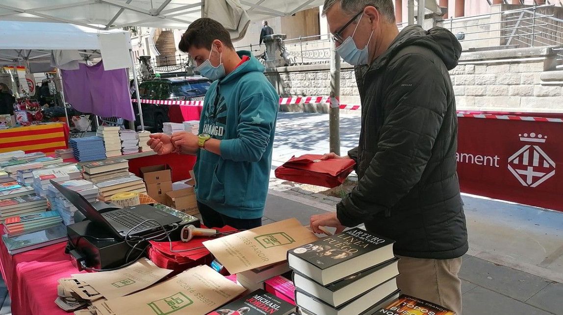 L'Ajuntament de Manresa obrirà l'1 de març el període de sol·licituds per a les parades per Sant Jordi 