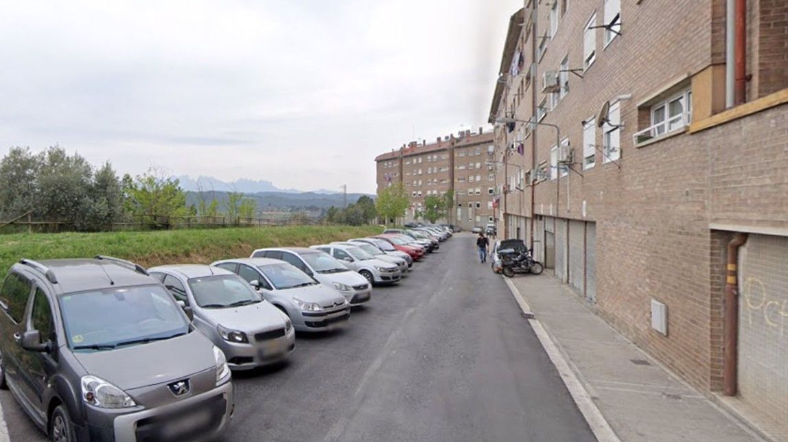 Treballs d'Aigües Manresa als carrers Cristòfor Colom, Puigmal i camí del Raval del Moixeró, a partir de dilluns