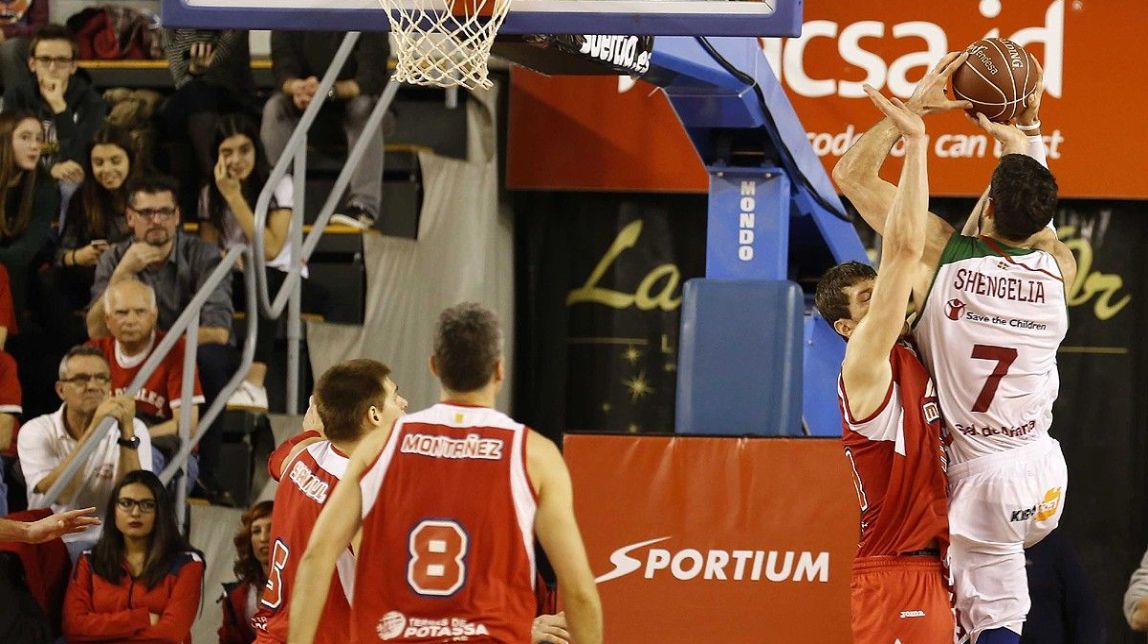 L'ICL Manresa torna a caure davant un rival d'Eurolliga (76-85)